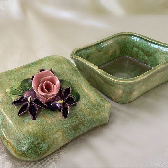 Vintage ceramic trinket jewelry box green floral 1950s - Picture 3 of 3